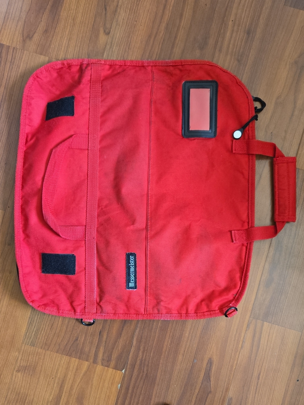 Compact Red KNIFE Bag  – Messermeister